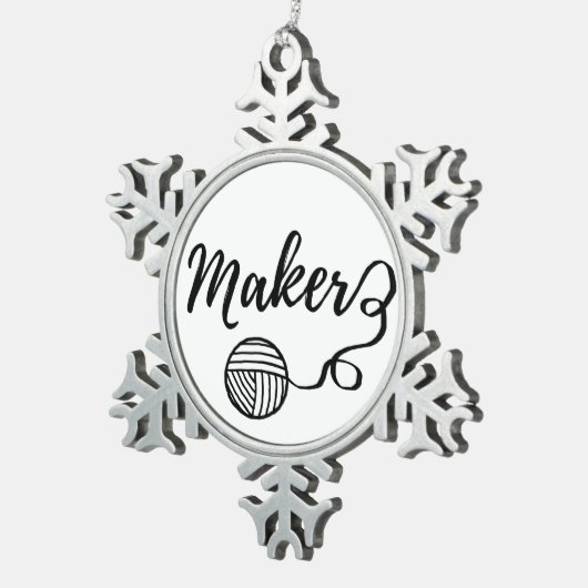 メーカークラフツ&ヤーンタイポグラフィプリント スノーフレークピューターオーナメント (右)