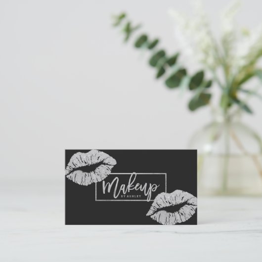メーキャップアーティストのタイポグラフィの唇ののどの銀 名刺 (スタンド正面)