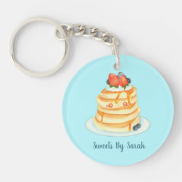 メープルシロップとフルーツとクリームが入ったふわふわのパンケーキ キーホルダー