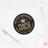 メープルシロップSAPバケットブラックラベル上の文字 ラウンドシール (封筒)