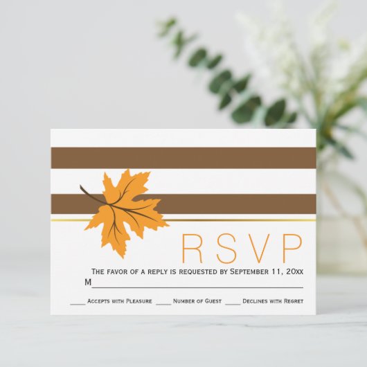 メープル離れとブラウンストライプ秋の結婚式RSVP 出欠カード (スタンド正面)