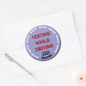 メールや文字を打つ運転中 ラウンドシール (封筒)