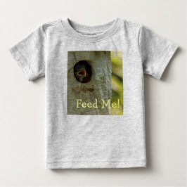 メ食べ物を与えベビークリーパー ベビーTシャツ
