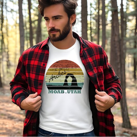 モアブユタヴィンテージサンセットアルシュ国立公園 Tシャツ