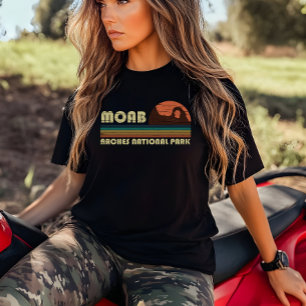 モアブユタヴィンテージサンセットアルシュ国立公園 Tシャツ