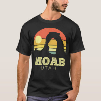 モアブ ユタ ヴィンテージ サンセット アーチーズ アドベンチャー Tシャツ