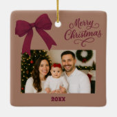 モカのブルゴーニュ弓のクリスマスフォト セラミックオーナメント (裏面)