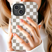 モカモノグラムのー及び白チェッカーボードパターン Case-Mate iPhoneケース