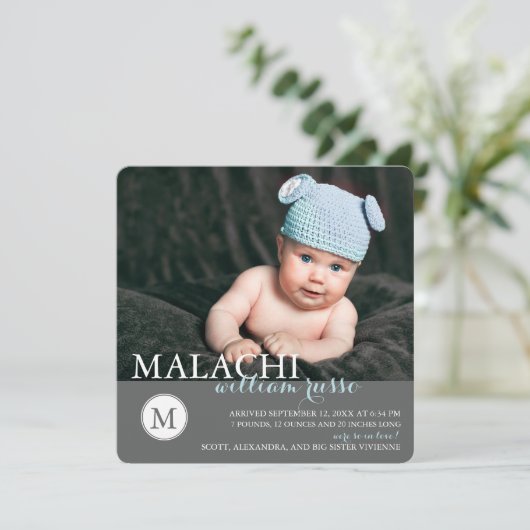 モクラシックノグラム男の赤ちゃん出生の告知 案内状 (スタンド正面)