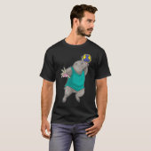 モグラハンドボール選手ハンドボールスポーツ Tシャツ (正面フル)