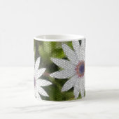 モザイクホワイトデイジーブッシュフラワー コーヒーマグカップ (中央)