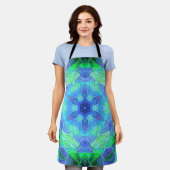 モザイクマンダラフラワーブルーとグリーン エプロン (着用した状態)