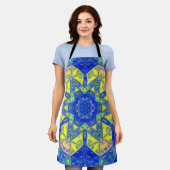 モザイクマンダラブルーとイエロー エプロン (着用した状態)