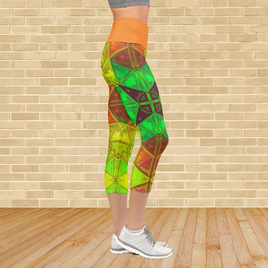 モザイク万華鏡のように千変万化するパターンスクエアグリーンイエローアンドオレンジ カプリレギンス