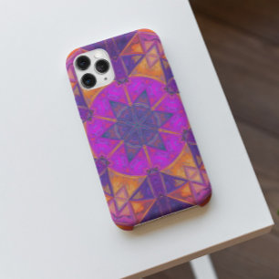 モザイク万華鏡のように千変万化するパターンフラワーパープルピンクとイエロー iPhone 11 ケース