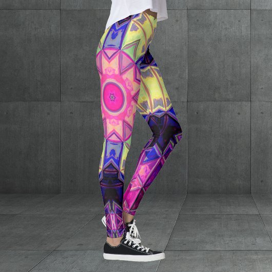 モザイク万華鏡のように千変万化するパターンフラワーピンク黄色と青 レギンス