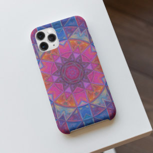 モザイク万華鏡のように千変万化するパターンフラワーブルーピンクとイエロー iPhone 11 ケース
