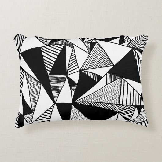 モザイク三角形、白黒テクスチャ アクセントクッション (正面)