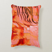 モザイク模様の華やかなサーモンの色を柔らかく刻んだ アクセントクッション (裏面(縦))