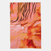 モザイク模様の華やかなサーモンの色を柔らかく刻んだ キッチンタオル (縦)