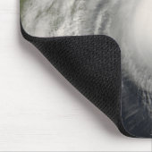 モザンビークに接近する熱帯低気圧飛行 マウスパッド (コーナー)