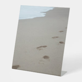 モザンビークの白いビーチの足跡 台座サイン