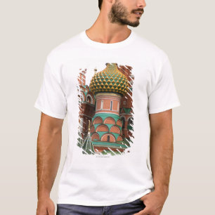 モスクワ、ロシアの赤の広場。 aで撮影される tシャツ