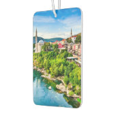 モスターボスニア・ヘルツェゴビナ カーエアーフレッシュナー (左)