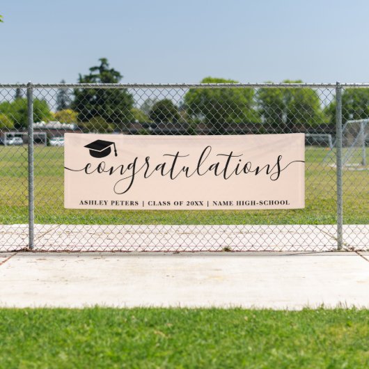 モダンおめでとうスクリプトキャップトッパー 横断幕 (インサイチュ)