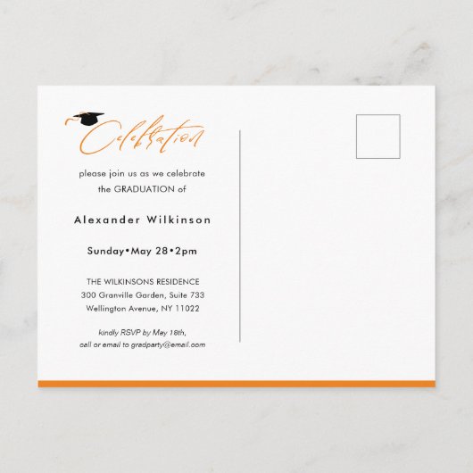 モダンおもしろいスクリプトミニマルなシック写真卒業 インビテーションポストカード (裏面)