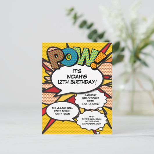 モダンおもしろい誕生日パーティ漫画POW インビテーションポストカード (スタンド正面)