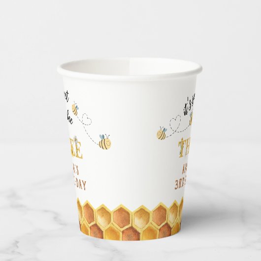 モダンかわいい3歳の誕生日を迎えるのはとても甘い 紙コップ (左)