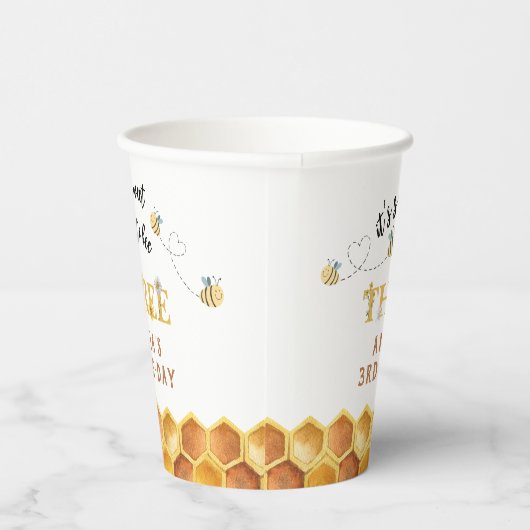 モダンかわいい3歳の誕生日を迎えるのはとても甘い 紙コップ (右)