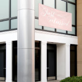 モダンたった今結婚しましたウェディングレセプションピンクの車 横断幕 (ビルの外側)