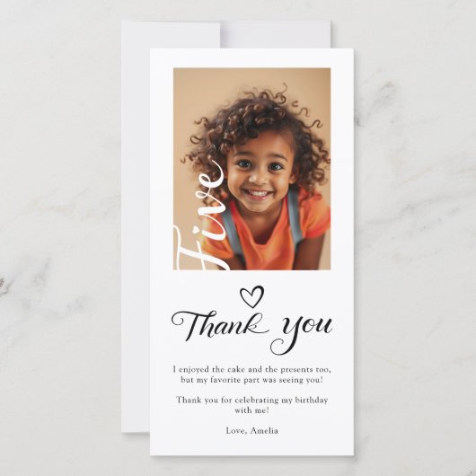 モダンでおしゃれなスクリプト 5歳の誕生日写真 サンキューカード (正面)