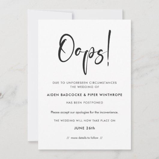 モダンでおしゃれなタイポグラフィー 結婚式最新情報 招待状 (正面)