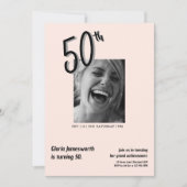 モダンでおもしろい薄ピンクの写真 50歳の誕生日 招待状 (正面)