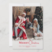モダンでお祭り気分満載の真っ赤なクリスマススタイルの家族写真 シーズンカード (正面)