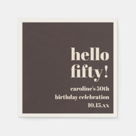 モダンでかわいい50歳の誕生日お祝いに ブラウンのスタイリッシュなカスタムデザイン スタンダードカクテルナプキン