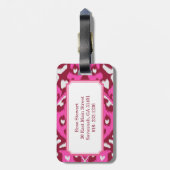 モダンではっきりしたで赤いピンクのガーリーなイカットの種族パターン ラゲッジタグ (裏面縦)