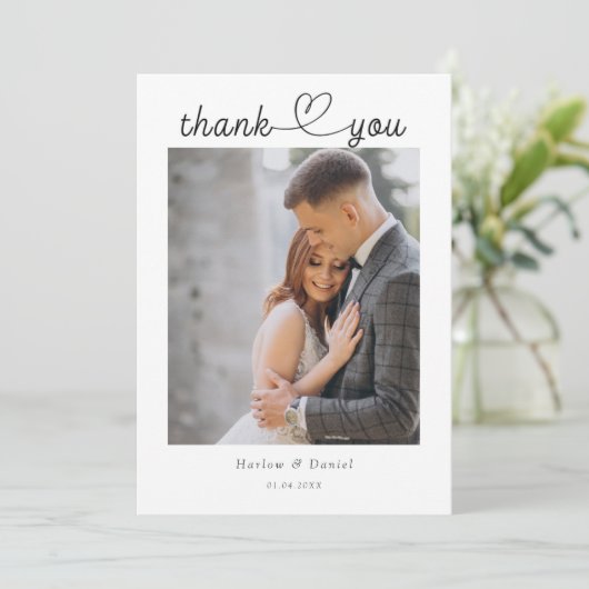 モダンでエレガントなスクリプトラブハートウェディングフォト サンキューカード (スタンド正面)