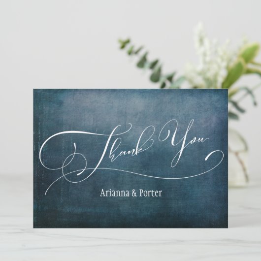 モダンでエレガントなタイポグラフィーとターコイズブルーのヴィンテージ グランジ サンキューカード (スタンド正面)