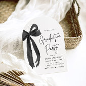 モダンでエレガントなトレンディなブラックボウ卒業アーチ 招待状