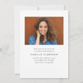 モダンでエレガントな縦型の2枚の写真を使った卒業式の案内 招待状 (裏面)