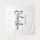 モダンでクラシカルな結婚式のMr&Mrs 名前ウェルカムサイン タペストリー (正面(横))