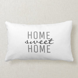 モダンでシックで新しく白い家の甘い家族 ランバークッション