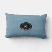 モダンでシックで素朴で青いモノグラムののどのバーラップ ランバークッション (裏面)