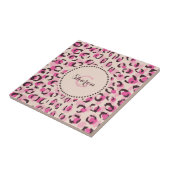 モダンでシックなピンクのチータのプリントパターンモノグラム タイル (側面)