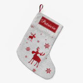 モダンでシンプルで赤いアメリカヘラジカの雪片 スモールクリスマスストッキング (正面 (吊り時))