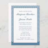 モダンでシンプルなシェブロンの結婚式招待状の海の青 招待状 (正面/裏面)